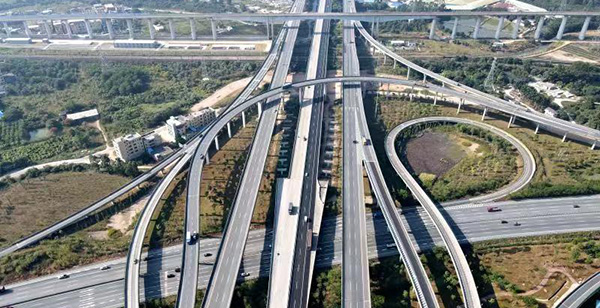 交通建設(shè)惠民生  織密路網(wǎng)暖民心