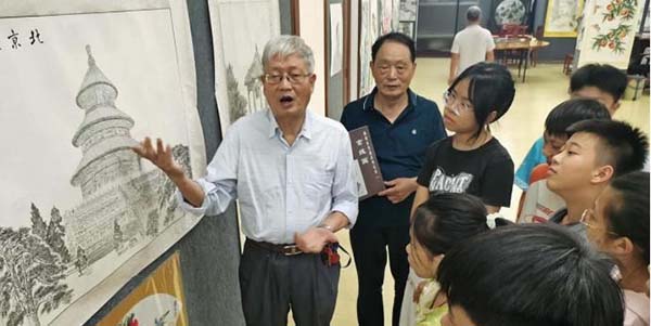 花都展出美術(shù)界首創(chuàng)“玄線畫”