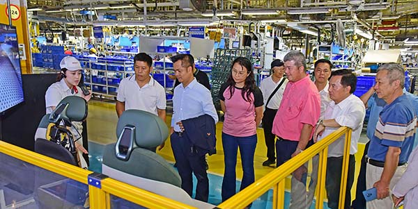 巴拿馬僑領(lǐng)考察東風(fēng)日產(chǎn)   助力N7出海