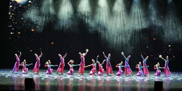 “領舞時代”第三屆花都舞蹈周閉幕    點亮藝術之光